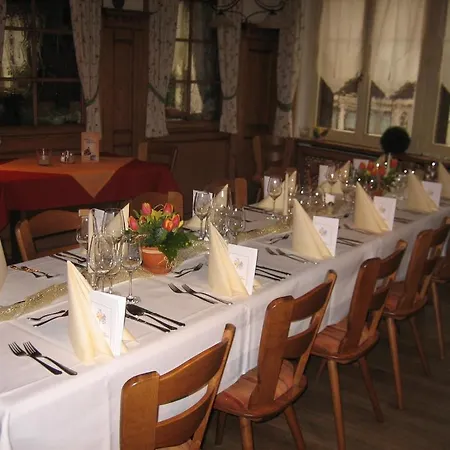 Krone - Tor Zum Suedschwarzwald שטולינגן