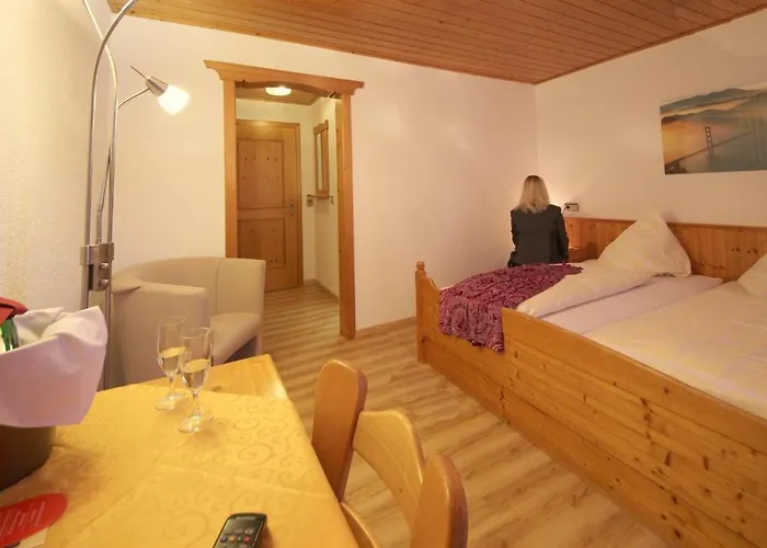 Krone - Tor Zum Suedschwarzwald Otel Stuhlingen